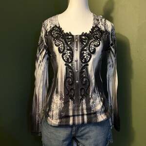 One World Live and Let Live Black and White Lace Trim Long Sleeve Top Size S